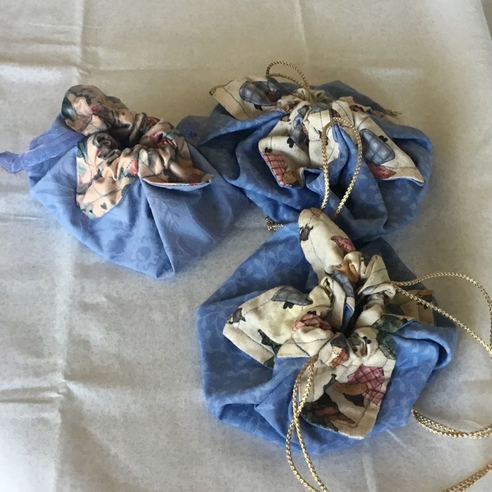 NWOT. Handmade Set of 3 Drawstring Pouches - Picture 5 of 7